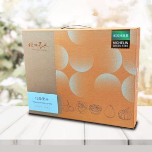 手工環保禮盒產品陳列展示：良緣果卉商品與減塑內襯設計的完美結合