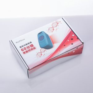 具有未來科技感的銀箔卡紙光動能儀飛機盒，展現精緻金屬光澤