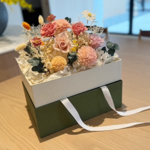 客製化雙層手工花藝禮盒-阡群鉚釘加固設計