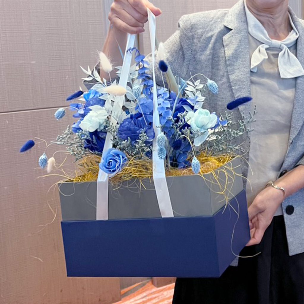 客製化雙層手工花藝禮盒-阡群鉚釘加固設計